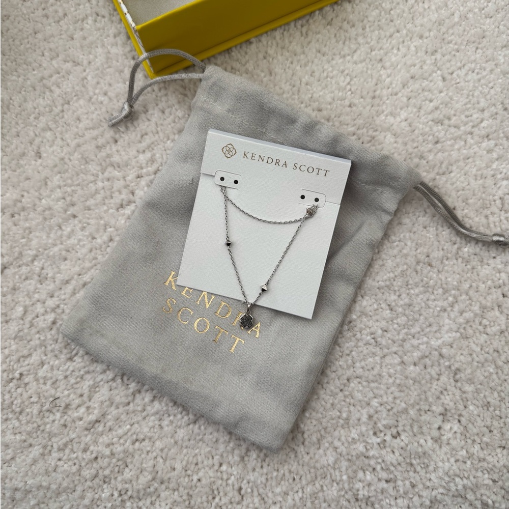 Kendra Scott Nola Silver Pendant Necklace in Platinum Drusy